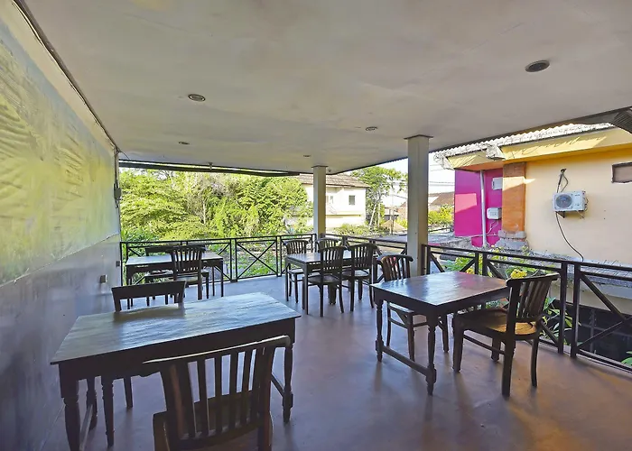 Oyo 3244 Grand Chandra Hotel 2*