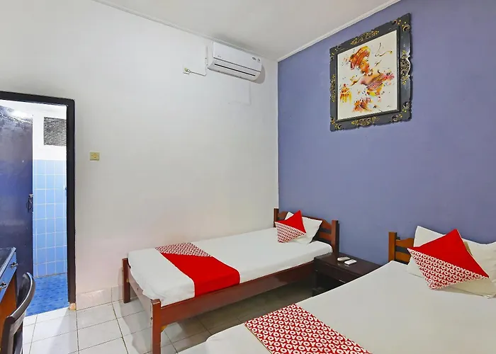 Oyo 3244 Grand Chandra Hotel 2*