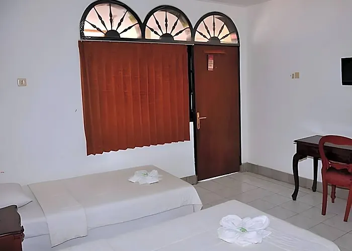 Oyo 3244 Grand Chandra Hotel Denpasar (Bali)